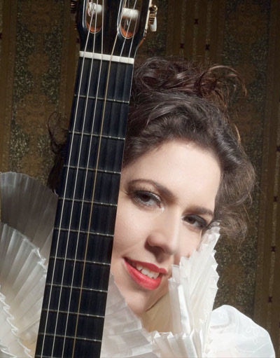 דואט בין מיתר ומילה עם סולנית הגיטרה ליאת כהן והשחקנית קרן מור בפסטיבל ספרות מוזיקלית