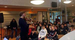 סדנה מוזיקלית וקונצרט מוסבר לתלמידי תיכון יהודי באמסטרדם עם שלישיית עתר, נובמבר 2019